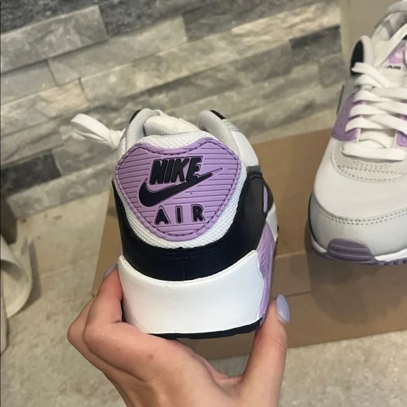 New!! Nike Air Max 90 women's white and purple sneakers - Picture 3 of 6